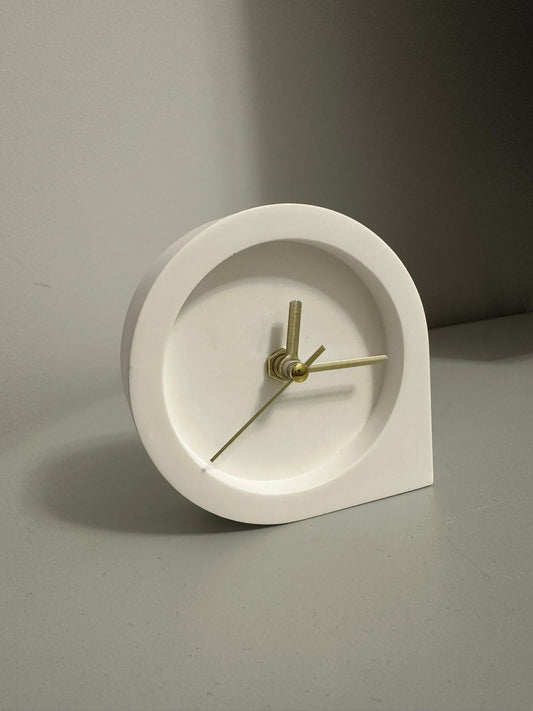 Köşeli Masa Saati - Dekoratif Masa Saati - Gold Akrep Yelkovan