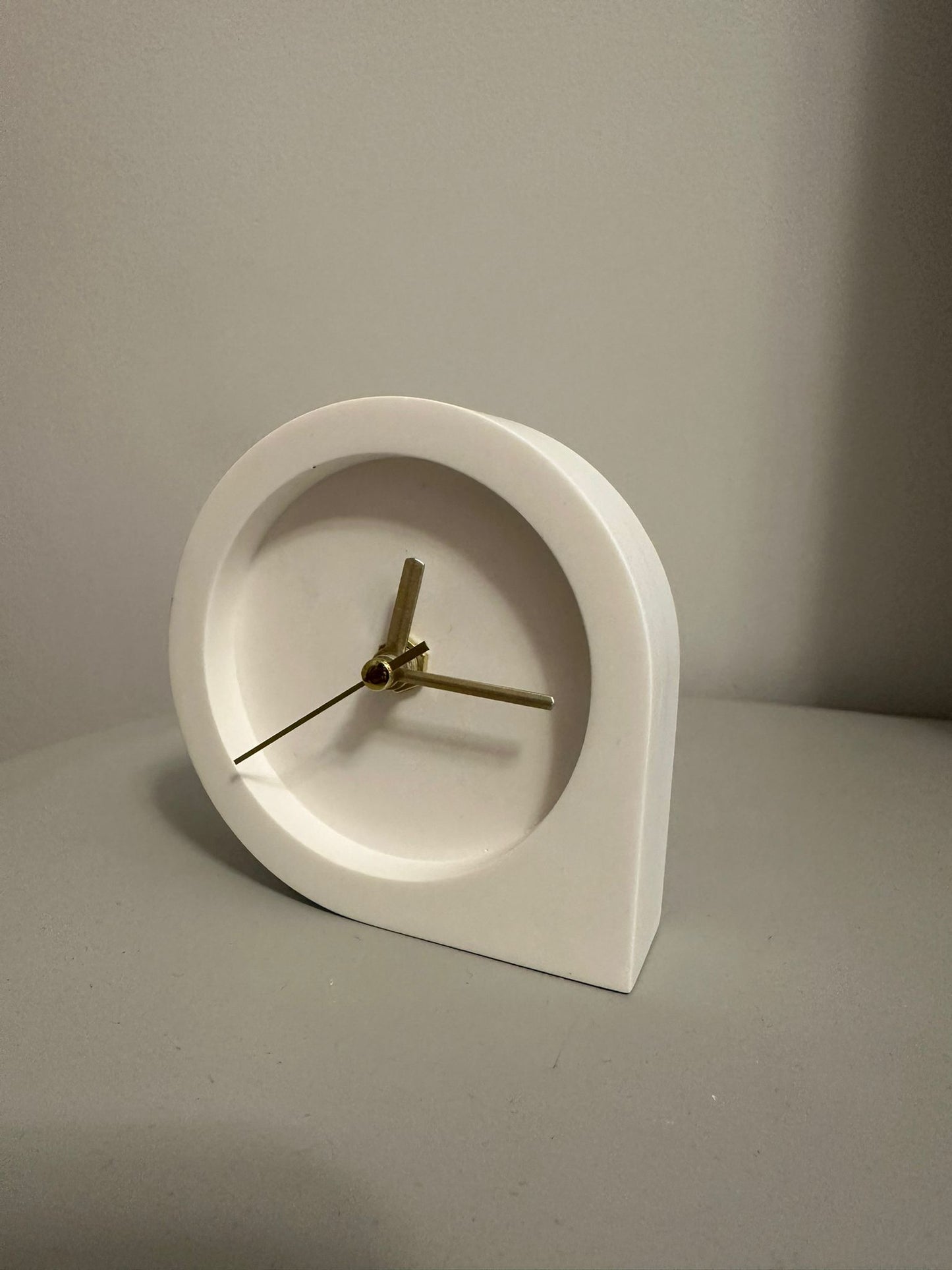 Köşeli Masa Saati - Dekoratif Masa Saati - Gold Akrep Yelkovan